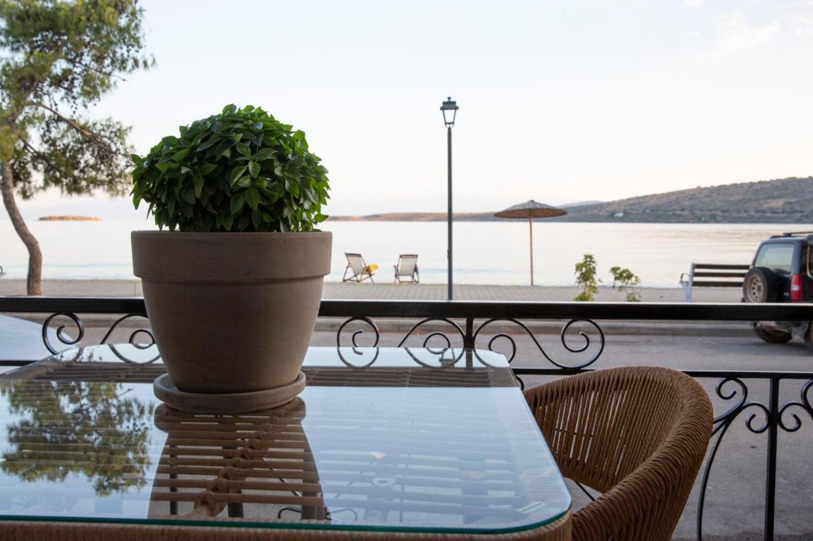 Apartment Nerissa Seafront Itea