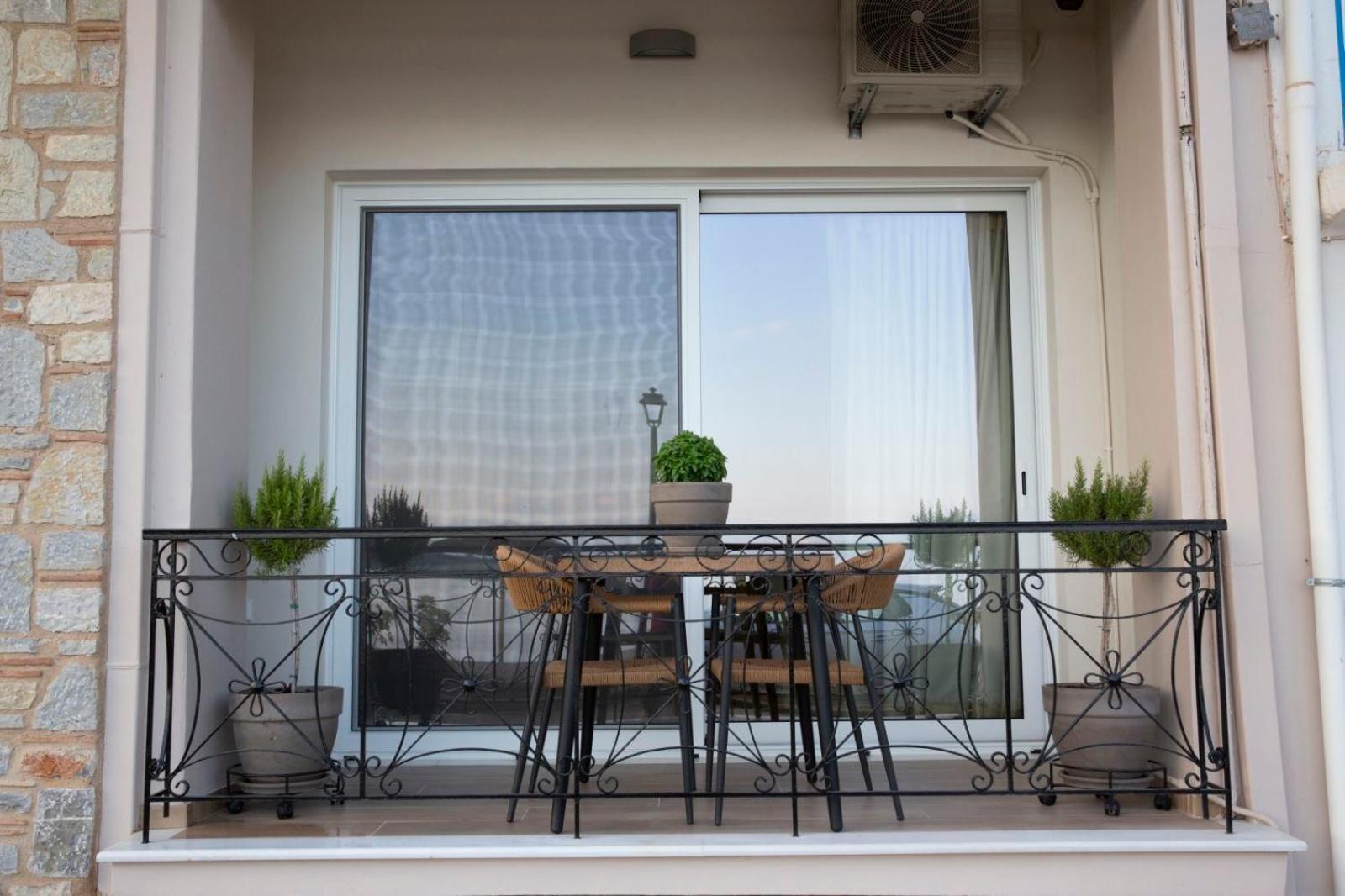 Nerissa Seafront Itea